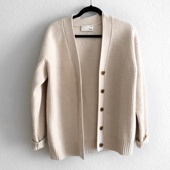 Aritzia Sweaters - Aritzia knit cardigan sweater